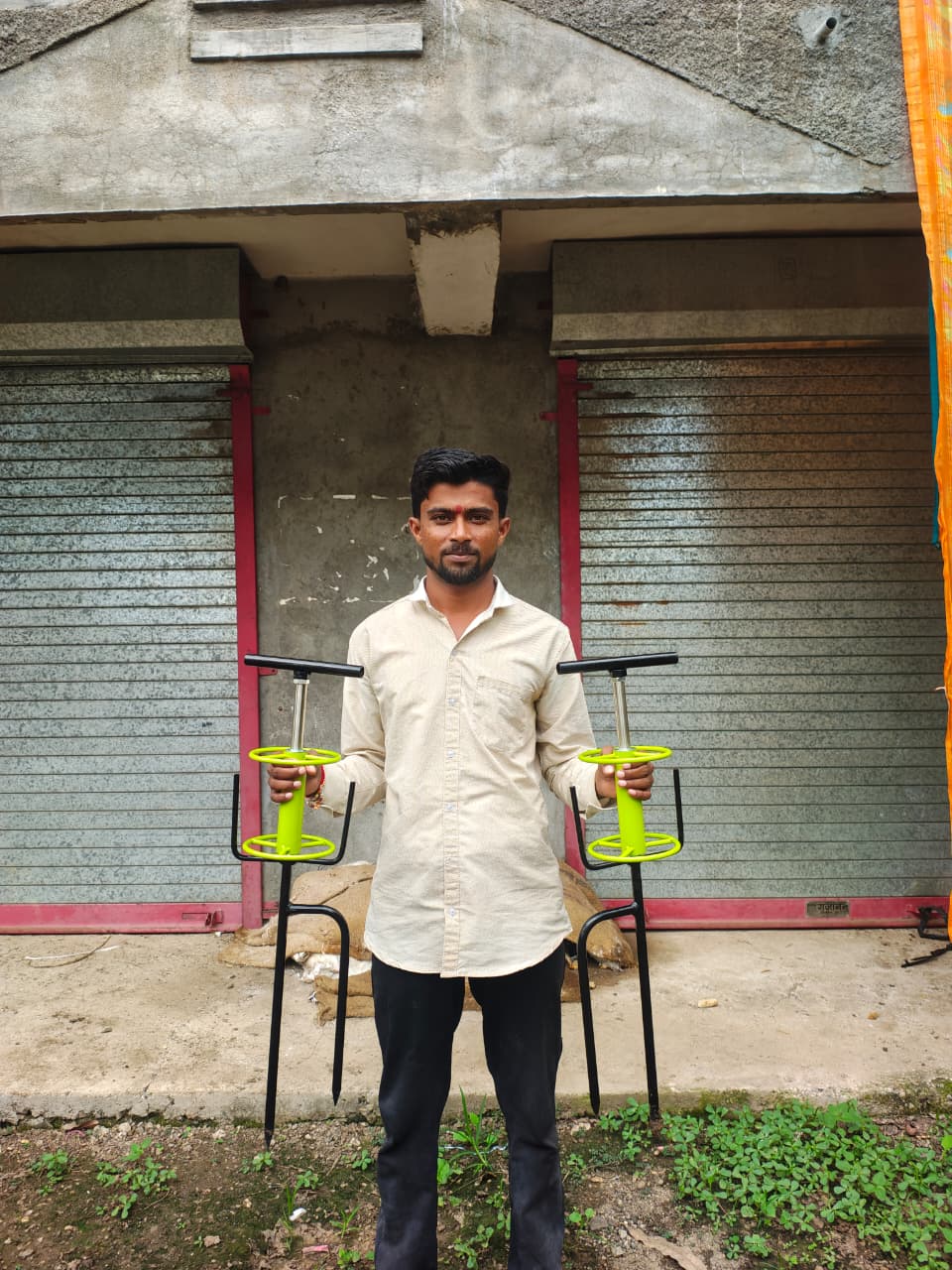 HTP hose pipe corner stand
